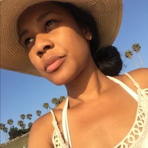 Meet your Posher, Teana